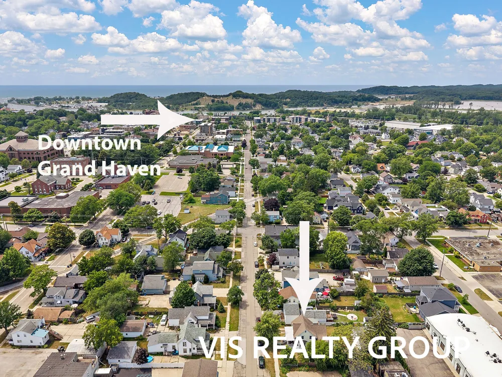 627 Fulton Avenue Grand Haven, MI 49417