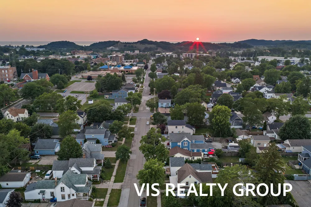 627 Fulton Avenue Grand Haven, MI 49417
