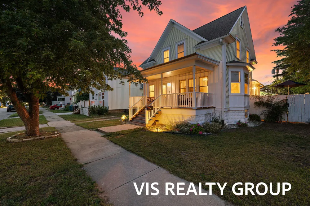 627 Fulton Avenue Grand Haven, MI 49417