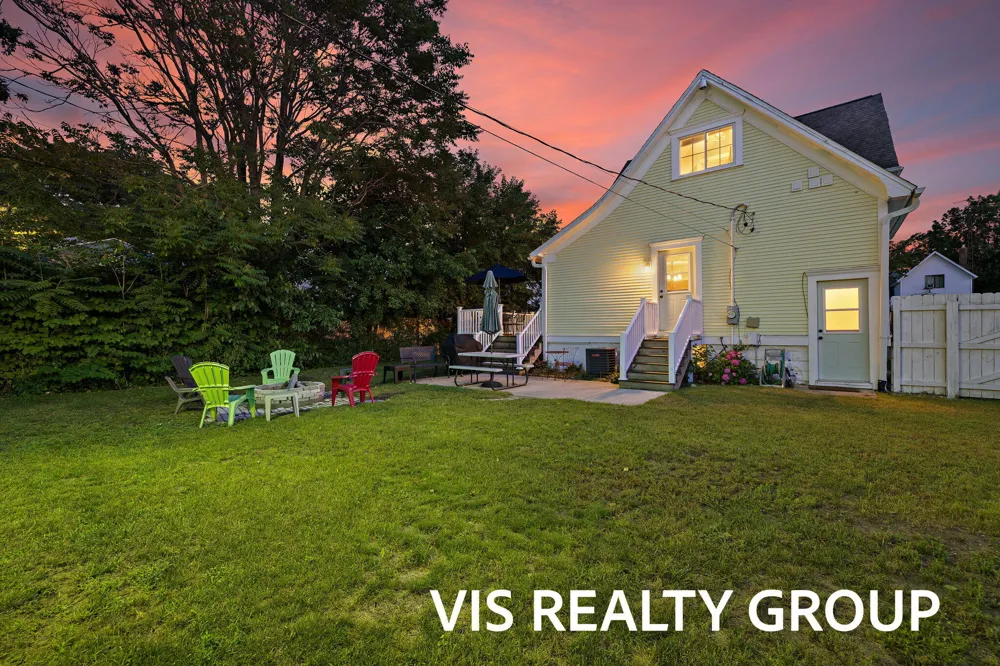 627 Fulton Avenue Grand Haven, MI 49417