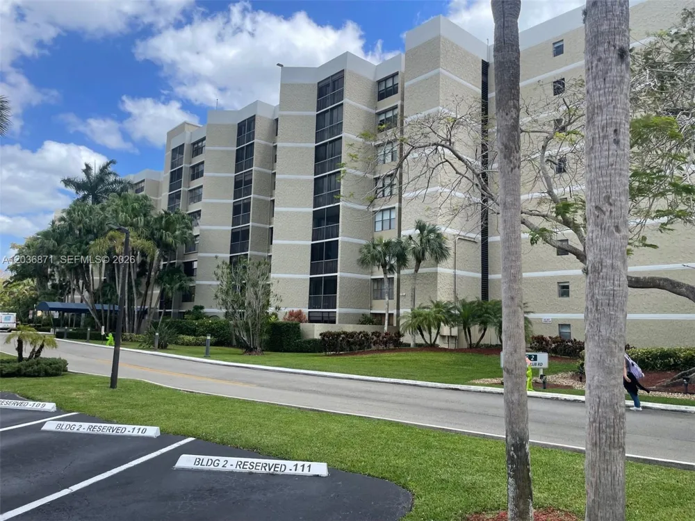 16300 Golf Club Rd #508 Weston, FL 33326