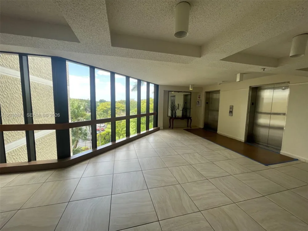 16300 Golf Club Rd #508 Weston, FL 33326