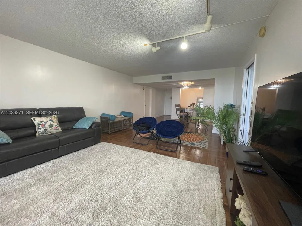 16300 Golf Club Rd #508 Weston, FL 33326