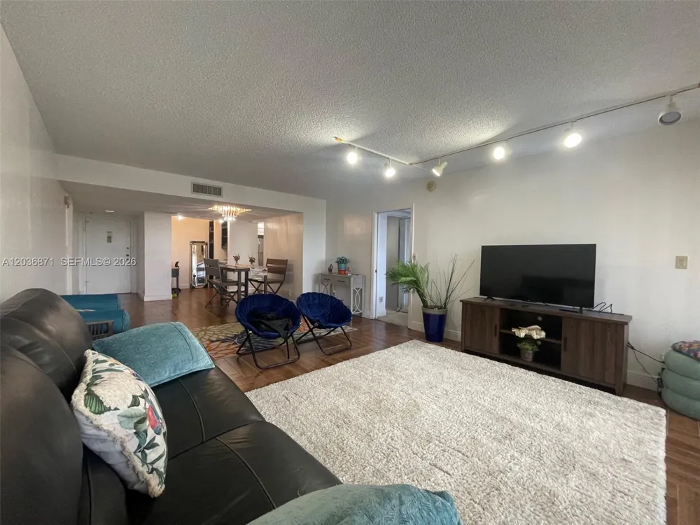 16300 Golf Club Rd #508 Weston, FL 33326