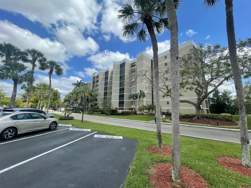 16300 Golf Club Rd #508 Weston, FL 33326