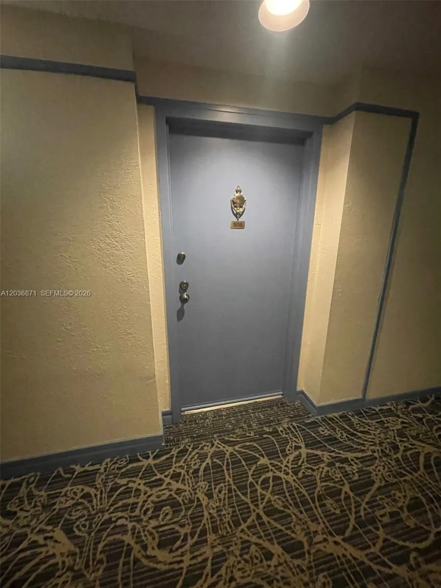 16300 Golf Club Rd #508 Weston, FL 33326