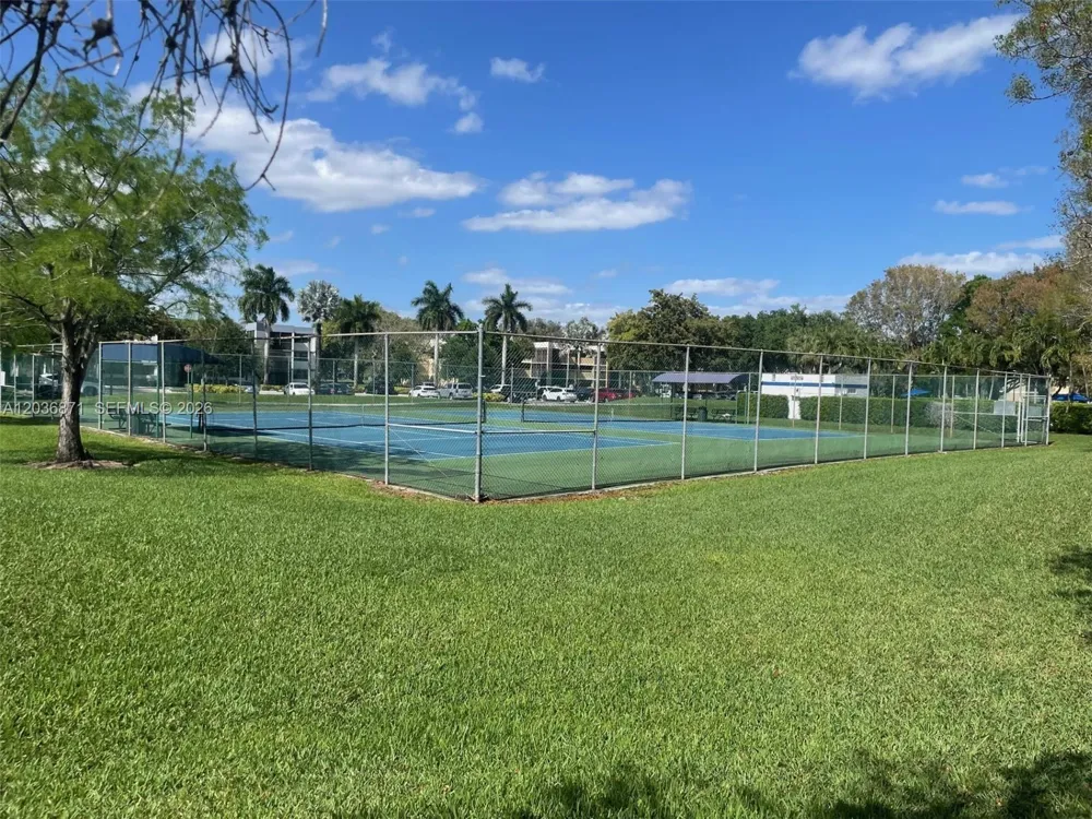 16300 Golf Club Rd #508 Weston, FL 33326