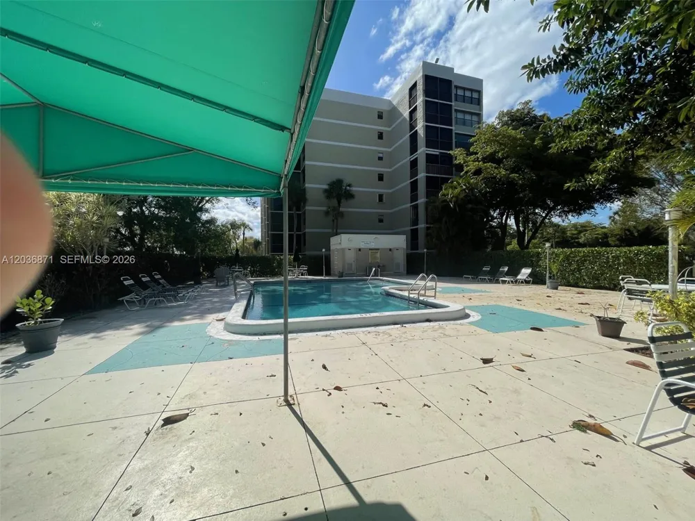 16300 Golf Club Rd #508 Weston, FL 33326