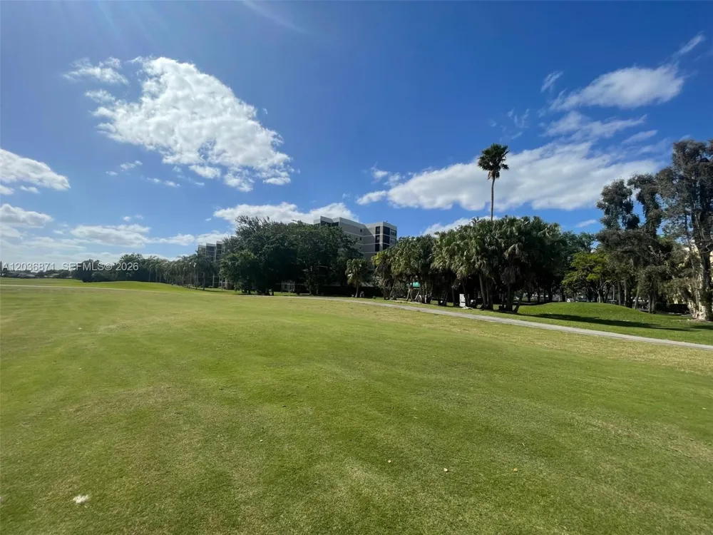 16300 Golf Club Rd #508 Weston, FL 33326