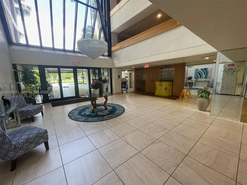 16300 Golf Club Rd #508 Weston, FL 33326