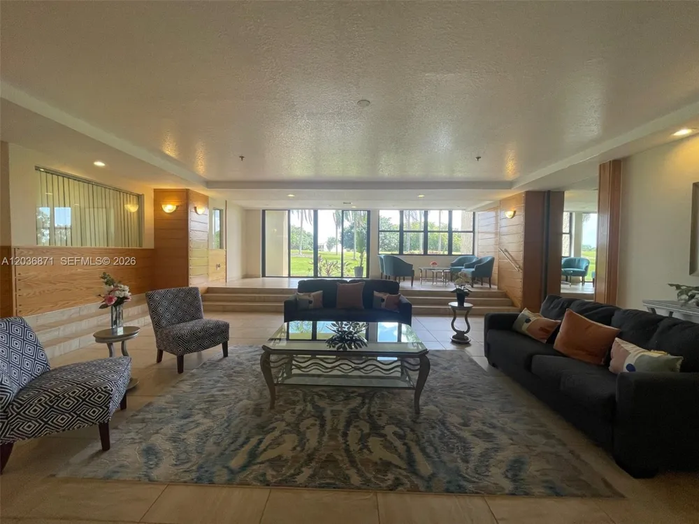 16300 Golf Club Rd #508 Weston, FL 33326