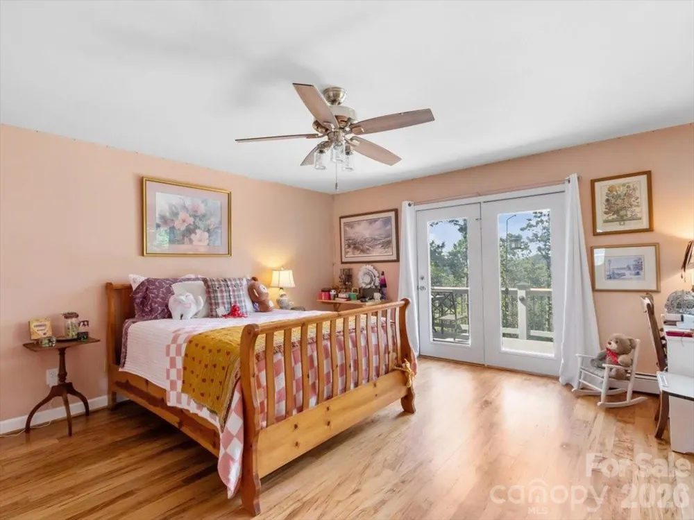1355 Moonshine Mountain Road #32 Burnsville, NC 28714
