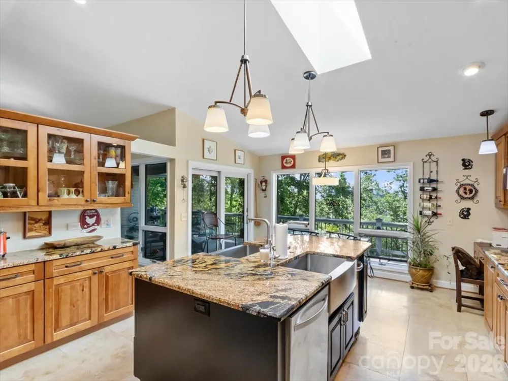 1355 Moonshine Mountain Road #32 Burnsville, NC 28714