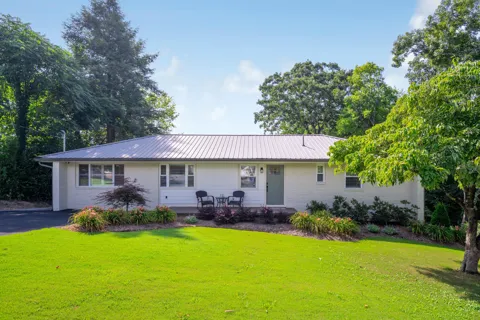 3594 Knollwood Hill Drive