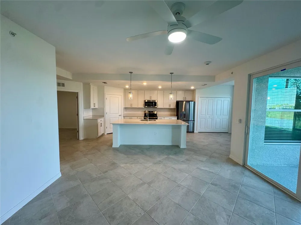 18923 SCALLOP LOOP #105 Lakewood Ranch, FL 34211