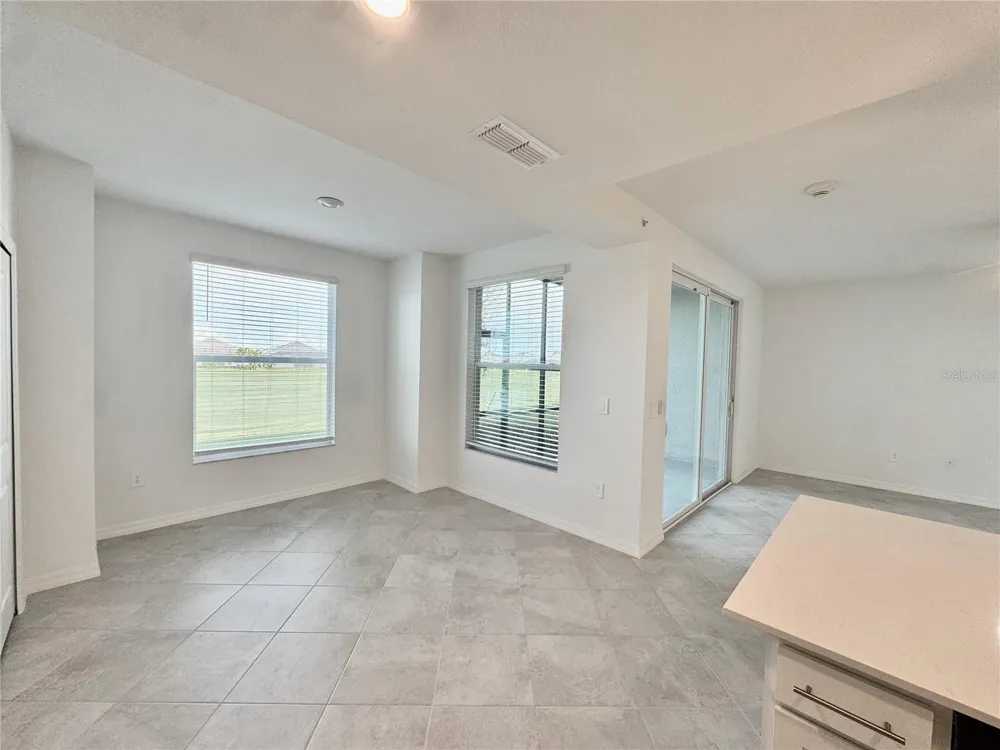 18923 SCALLOP LOOP #105 Lakewood Ranch, FL 34211