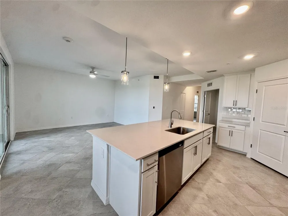 18923 SCALLOP LOOP #105 Lakewood Ranch, FL 34211