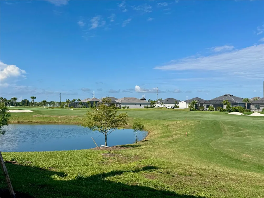 18923 SCALLOP LOOP #105 Lakewood Ranch, FL 34211