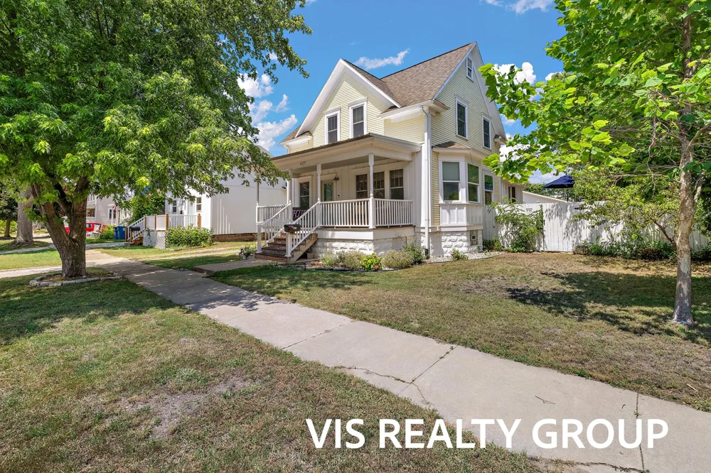 627 Fulton Avenue Grand Haven City, MI 49417
