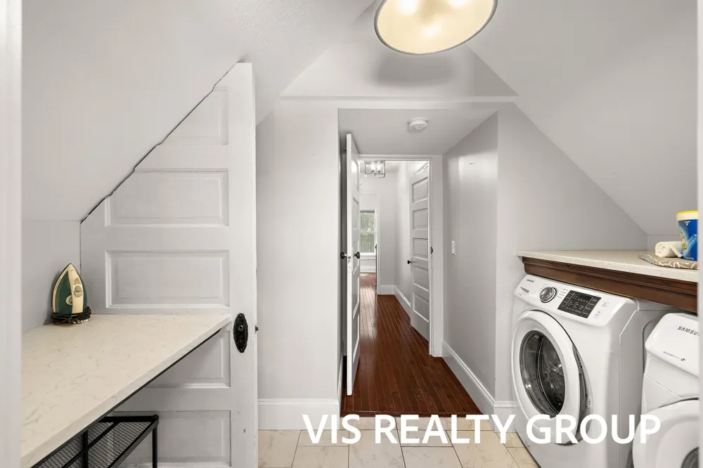 627 Fulton Avenue Grand Haven City, MI 49417