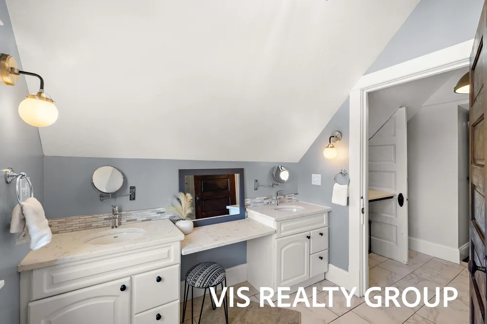 627 Fulton Avenue Grand Haven City, MI 49417