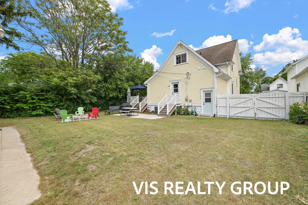 627 Fulton Avenue Grand Haven City, MI 49417