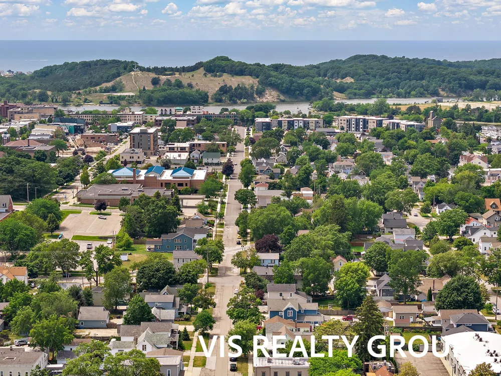 627 Fulton Avenue Grand Haven City, MI 49417