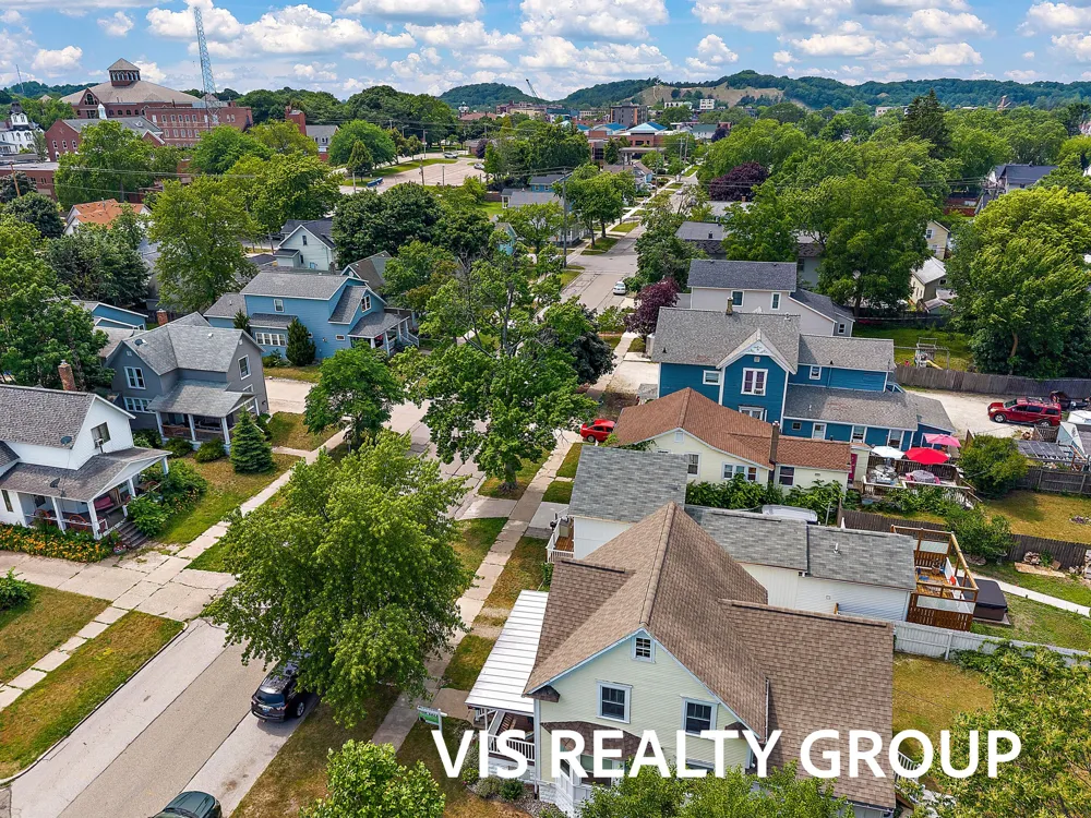 627 Fulton Avenue Grand Haven City, MI 49417