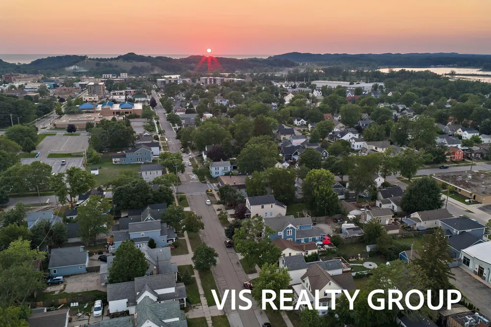 627 Fulton Avenue Grand Haven City, MI 49417
