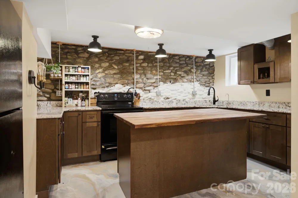 108 Patton Avenue Canton, NC 28716