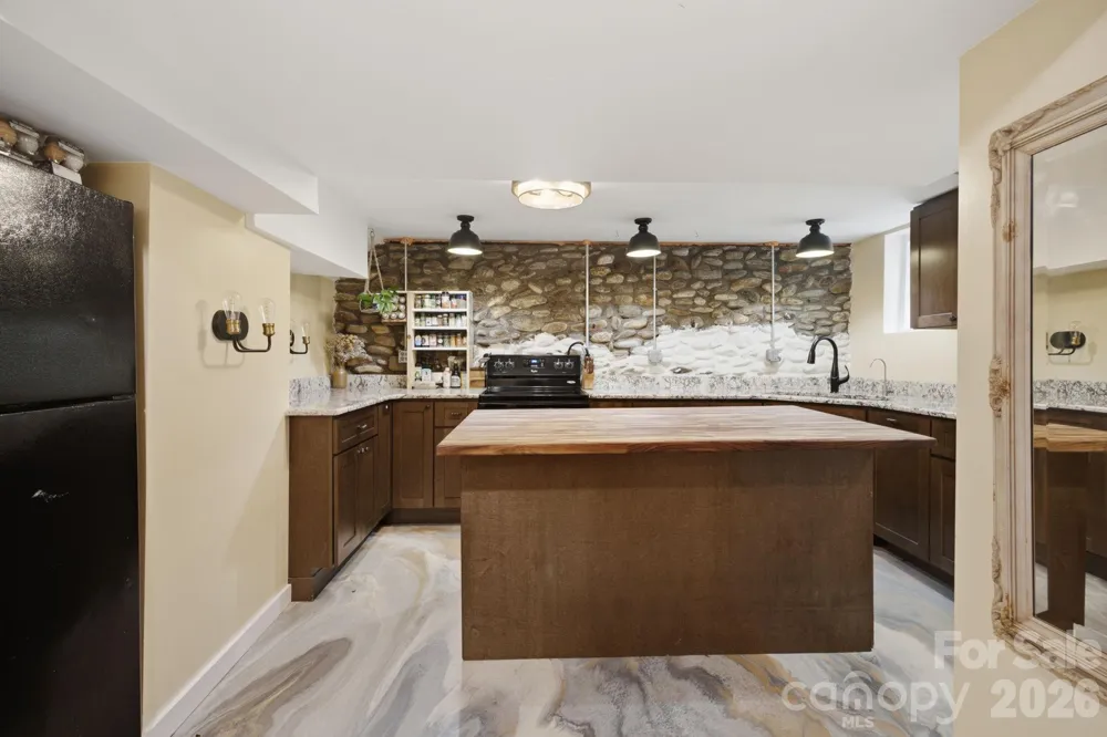 108 Patton Avenue Canton, NC 28716