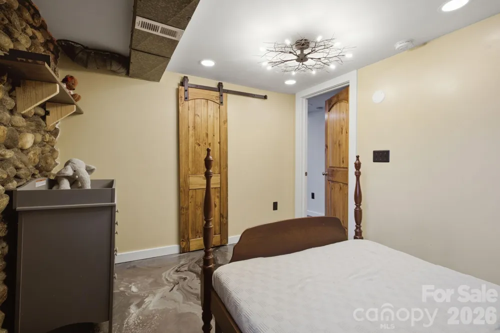 108 Patton Avenue Canton, NC 28716