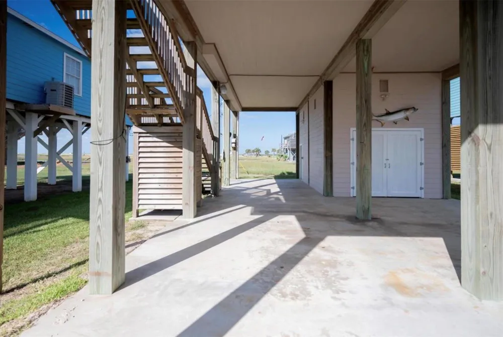 12919 Coronado Drive Freeport, TX 77541