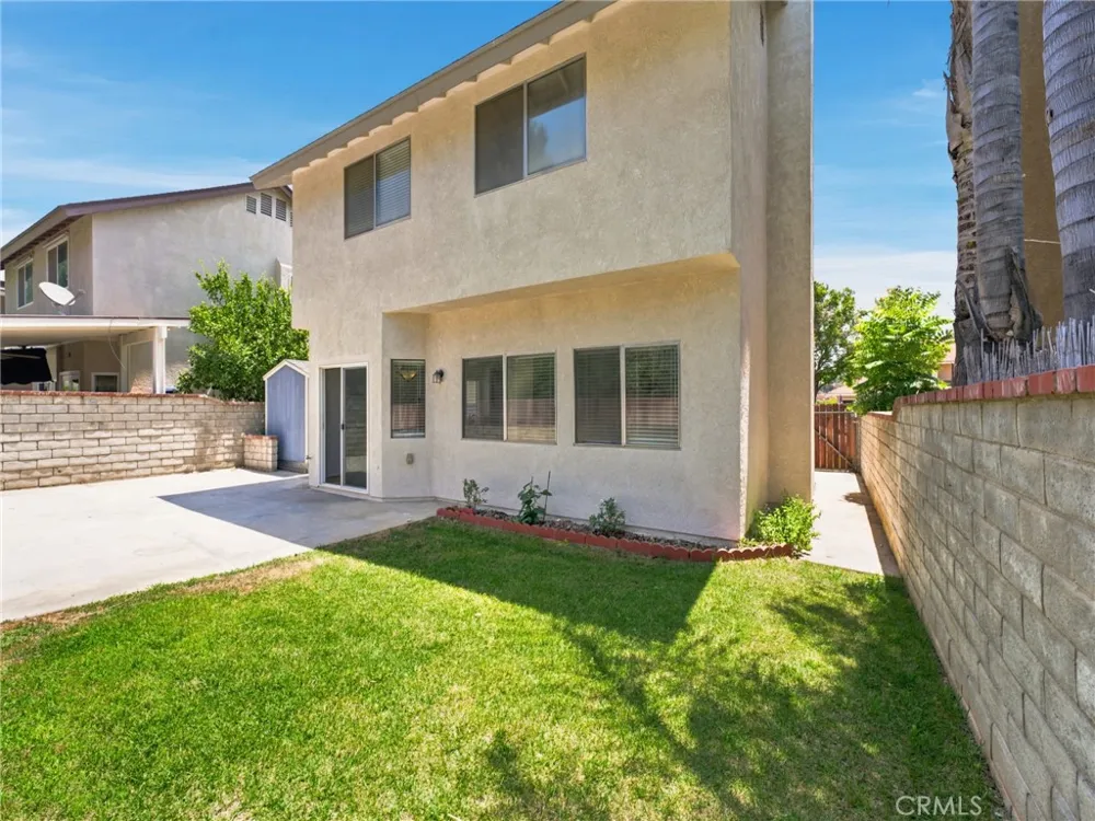 28525 Sugar Pine Way Saugus, CA 91390