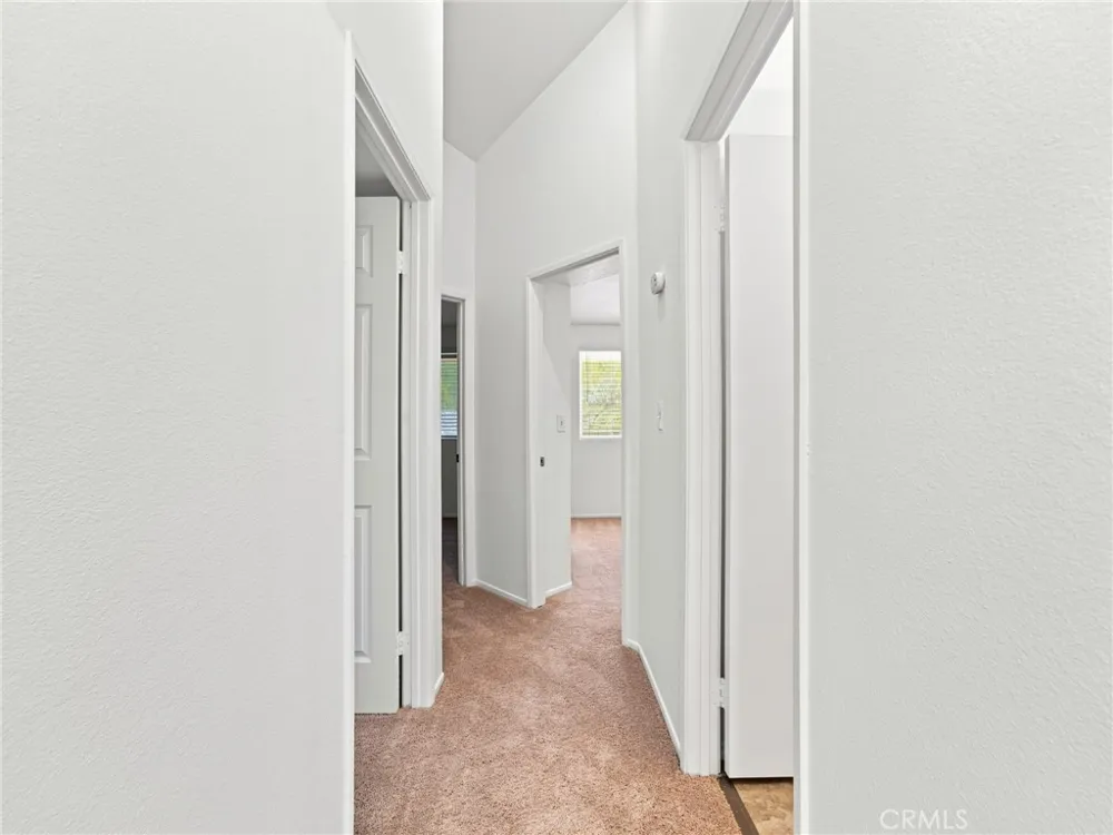 28525 Sugar Pine Way Saugus, CA 91390