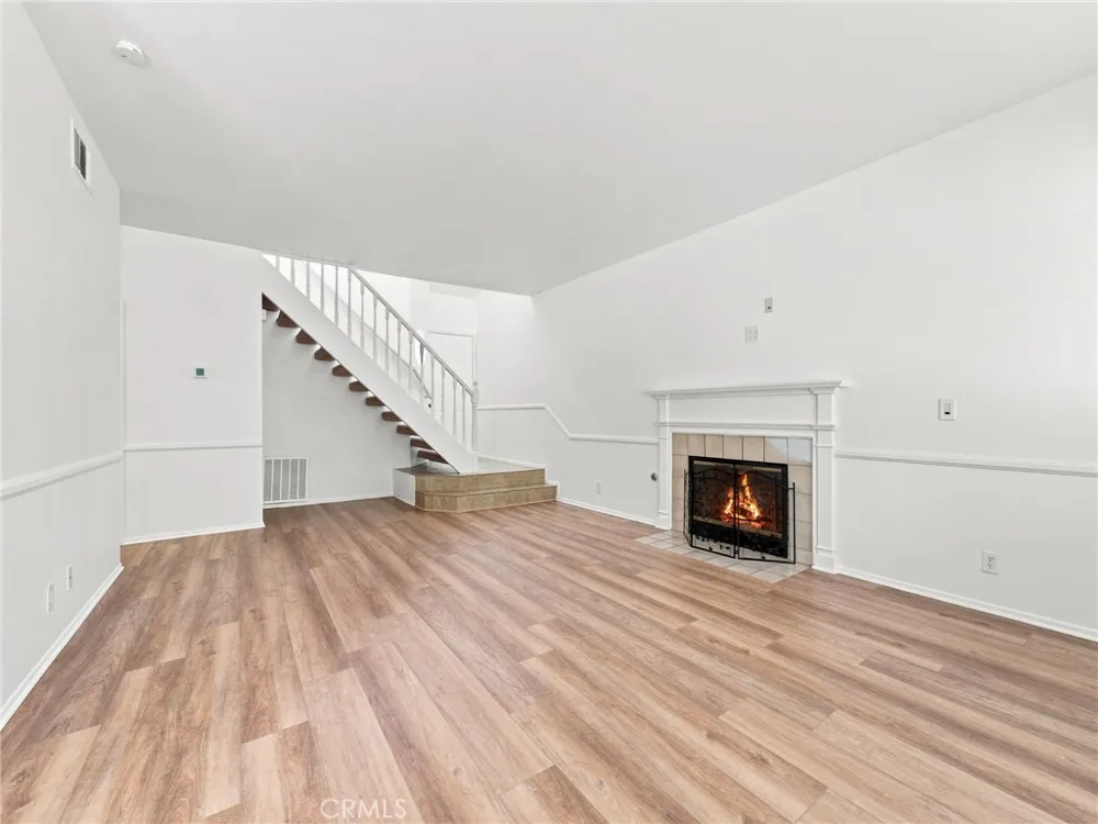 28525 Sugar Pine Way Saugus, CA 91390