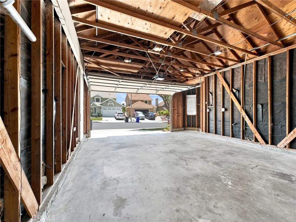 28525 Sugar Pine Way Saugus, CA 91390