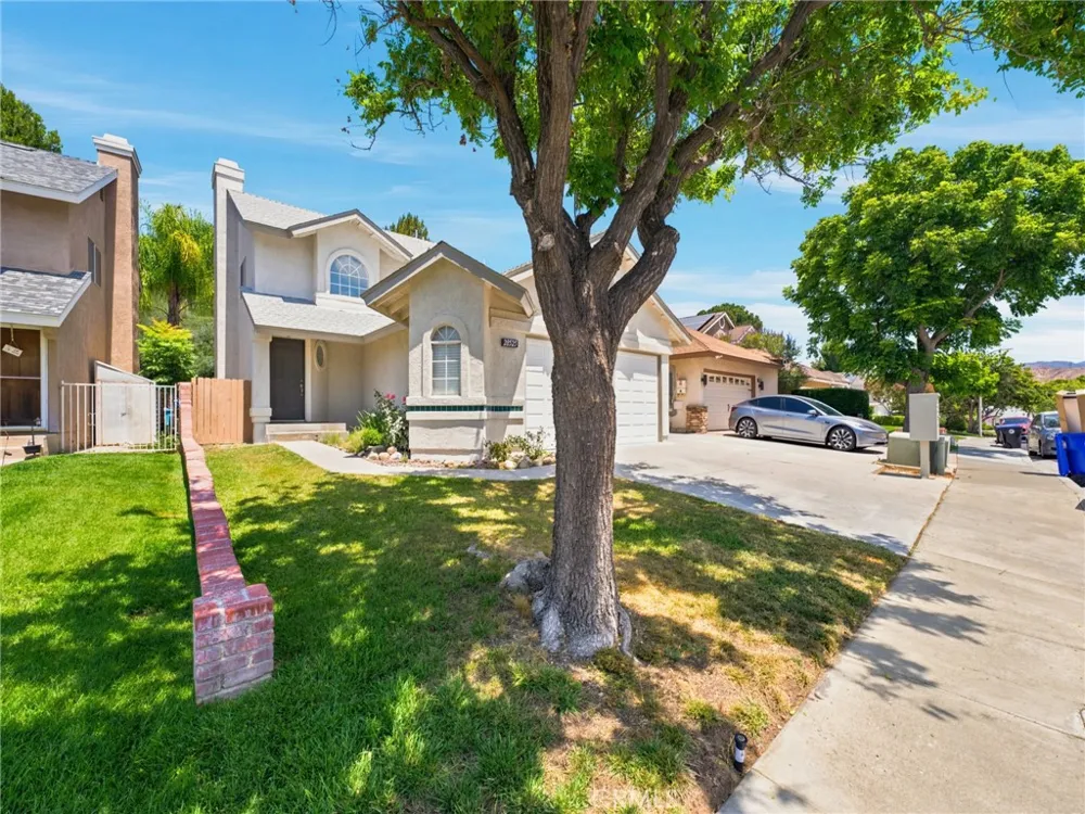 28525 Sugar Pine Way Saugus, CA 91390