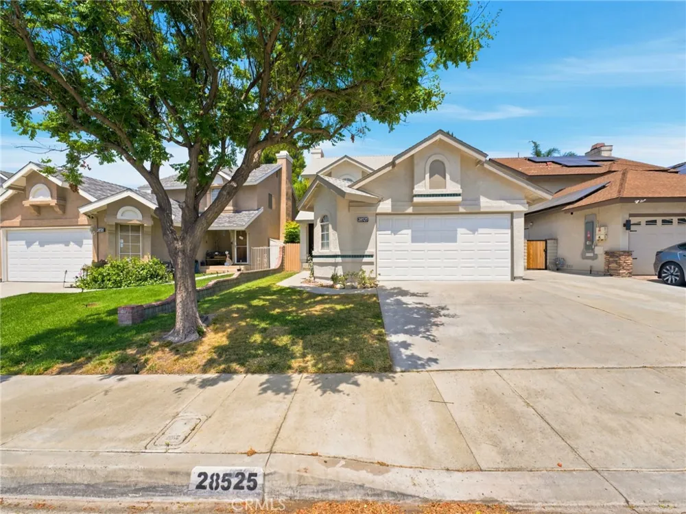 28525 Sugar Pine Way Saugus, CA 91390