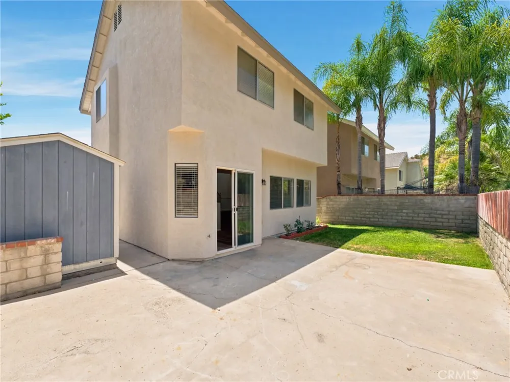 28525 Sugar Pine Way Saugus, CA 91390