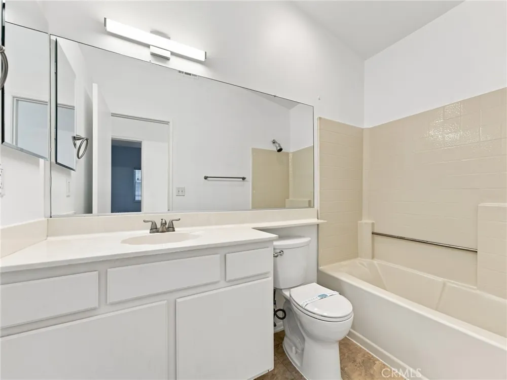 28525 Sugar Pine Way Saugus, CA 91390