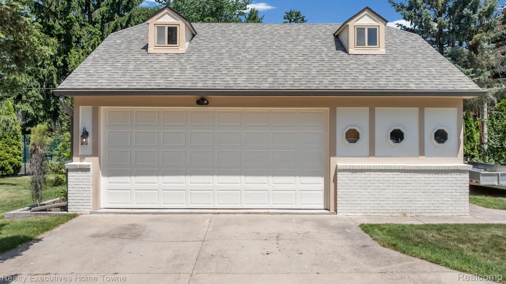 8308 Lakeshore Burtchville Township, MI 48059
