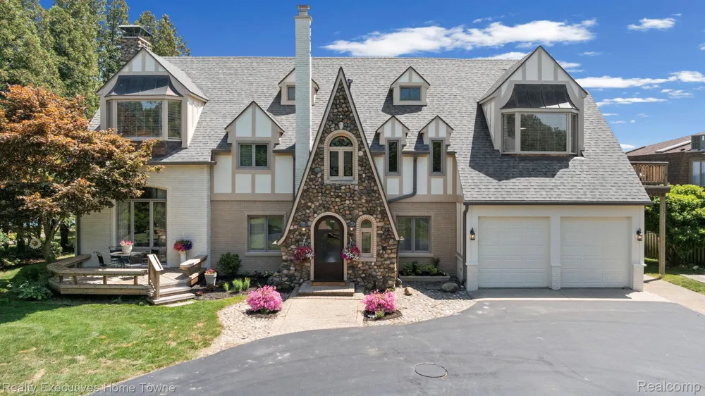 8308 Lakeshore Burtchville Township, MI 48059