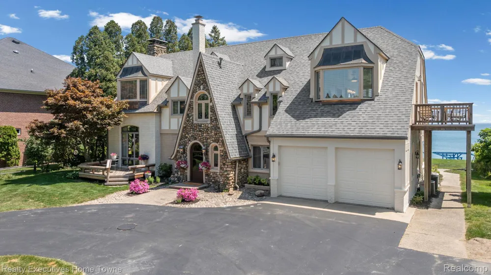 8308 Lakeshore Burtchville Township, MI 48059