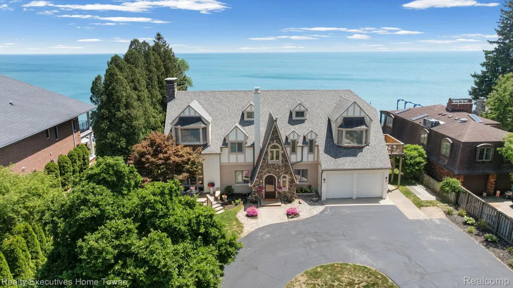 8308 Lakeshore Burtchville Township, MI 48059