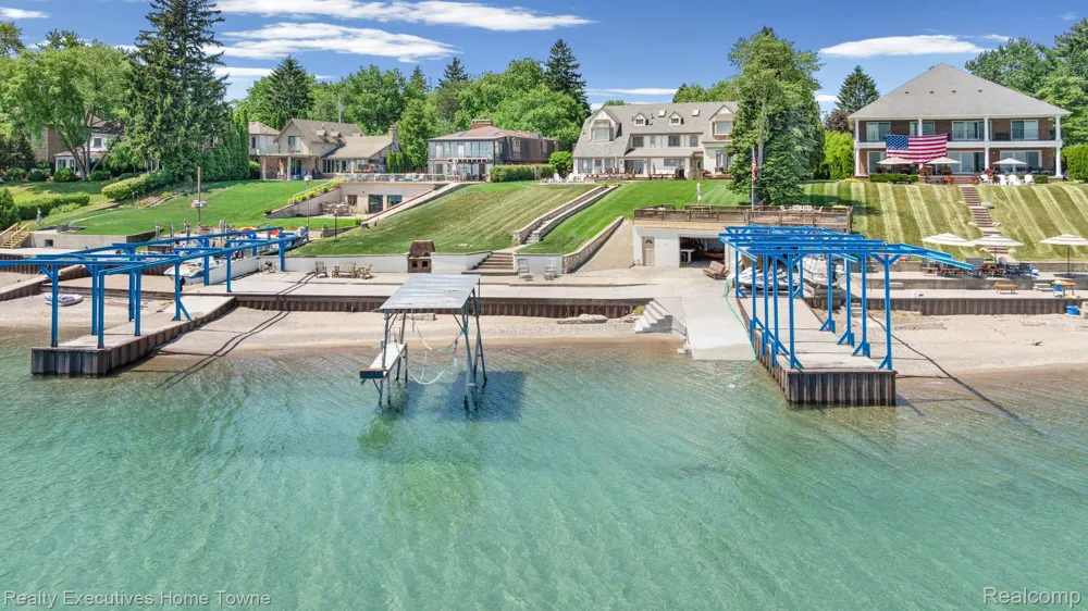 8308 Lakeshore Burtchville Township, MI 48059