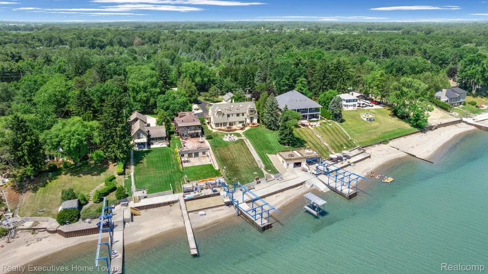8308 Lakeshore Burtchville Township, MI 48059