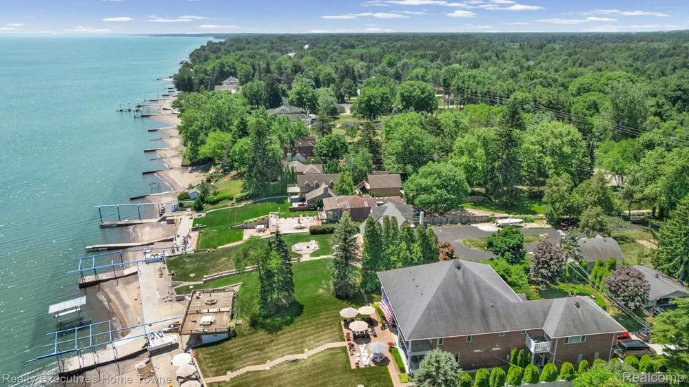 8308 Lakeshore Burtchville Township, MI 48059