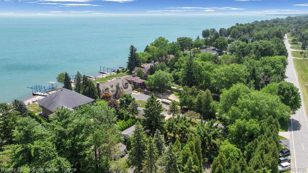 8308 Lakeshore Burtchville Township, MI 48059