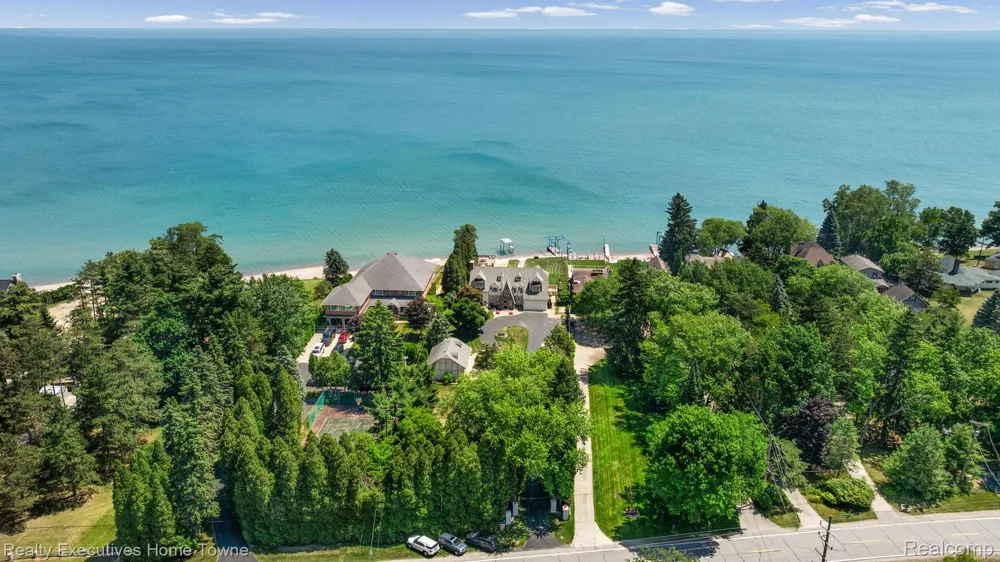 8308 Lakeshore Burtchville Township, MI 48059